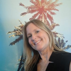 Meet your Posher, Debra